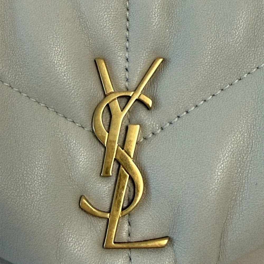 Saint Laurent Quilted Loulou Puffer Shoulder Bag in Crema Soft - Picture 4 of 12